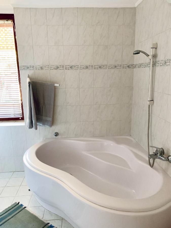 Henrietta Vendeghaz Apartment Domoszlo ภายนอก รูปภาพ